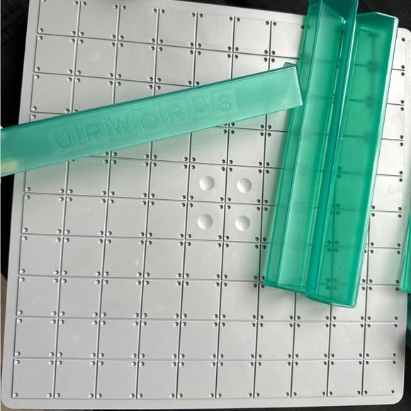 Upwords stacking board game
3D word game - Picture 3 of 4